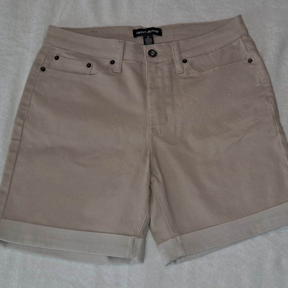 DKNY women's khaki shorts